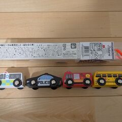 木製ビークル　緊急車両　バスの画像