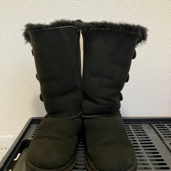 UGG アグ ムートンブーツ  ベイリーボタン トリプレット 22cm ブラックの画像