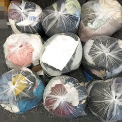 洋服　大量まとめ売り　45リットル10袋分　レディース8割メンズ2割の画像