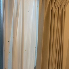 カーテンの画像