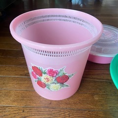 レトロ　ゴミ箱　洗面器の画像