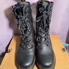 ドクターマーチン　ピアス　8タイブーツ　UK5（24.5）の画像