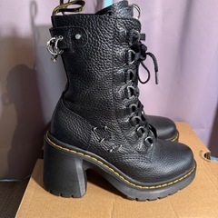 ドクターマーチン　ピアス　8タイブーツ　UK5（24.5）の画像