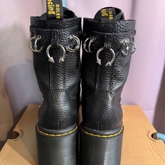 ドクターマーチン　ピアス　8タイブーツ　UK5（24.5）の画像