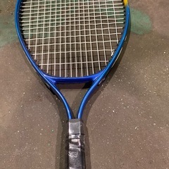ジュニアテニスラケット ブルーの画像