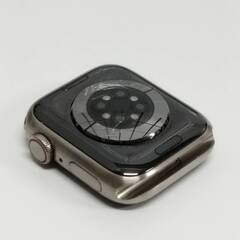 Apple Watch Edition Series 6/GPS+セルラー/40mm/A2375/チタニウム〈MJ4M3J/A〉の画像