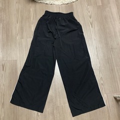 ワイドレッグパンツの画像