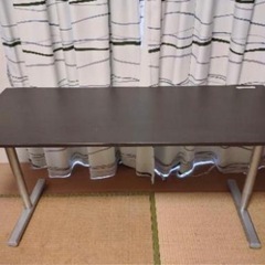 幅150センチのデスクの画像