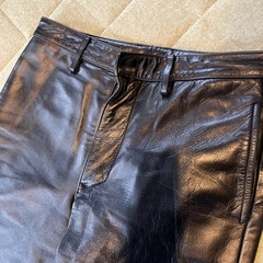 牛革レザーパンツの画像