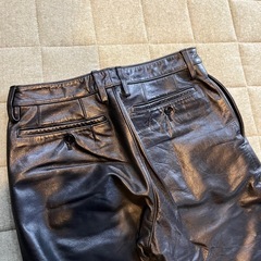 牛革レザーパンツの画像