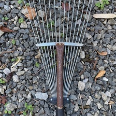 熊手2つ(鉄製)の画像