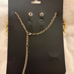 パーティ、社交ダンス用のピアスとネックレスの画像