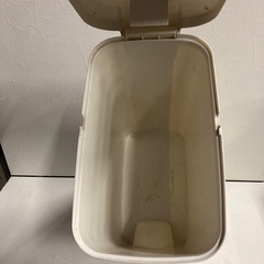 ゴミ箱
の画像