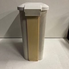 ゴミ箱
の画像