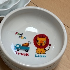 色々なお皿たくさん17枚の画像