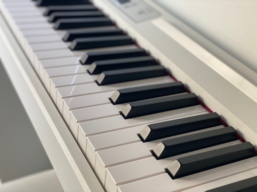 スリムでコンパクト！KORG  LP380 