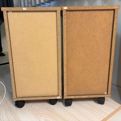 【0円】ガラス扉キャスター付き収納ラック（メディアラック） の画像