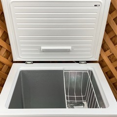 【愛品館江戸川店】保証充実　コンフィ　2025年製　142L　1ドア上開き冷凍庫RCC143WH(E)の画像