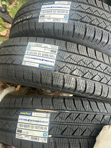 GOODYEAR Vector 4Seasons Cargo 195/80R15 107/105N　新品3本セット