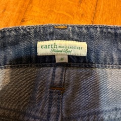 earth デニムスカート　サイズＭ
の画像