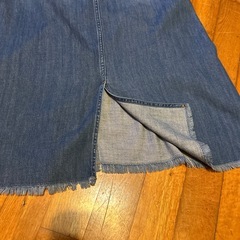 earth デニムスカート　サイズＭ
の画像
