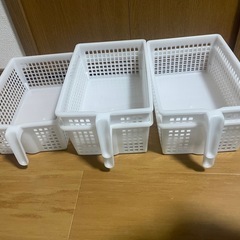 収納カゴ
の画像