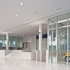 街並みをつくる【店舗サッシ施工】のお仕事です。AIに代替されない「専門技能」を身に着けて活躍しませんか？の画像