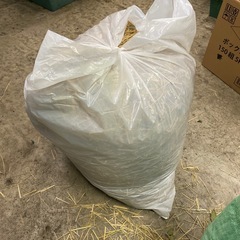 ワラ　稾　(国産)ガーデニングに！90ℓ袋の画像