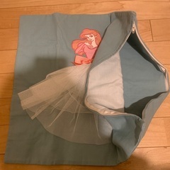 新品未使用　クッションカバー　アリエルの画像