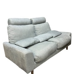 【ジ1211-10】中古美品‼️ゆったり3人掛けソファクッション付き／グレー×木脚で高級感ありの画像