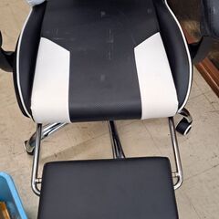 【リサイクルショップどりーむ荒田店】No.5540　ゲーミングチェア　白黒でかっこいいです🎵　おすすめ商品です🎵　の画像