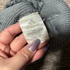 adidas ニット帽の画像