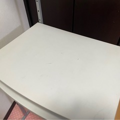 パソコンデスクの画像