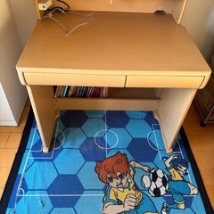 学習机　本棚、ライト付き　ITOKIの画像