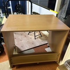 キャスター付き机の画像