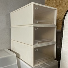1ケース￥660-💟収納ケース衣類ケース積み重ねられる❣️収納引き出し収納ボックス幅39.5cm奥行き62.4cm高さ22.3cm白ホワイトの画像