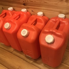 中古　ポリ灯油タンク　18リットルX4缶　セットでの画像