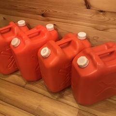 中古　ポリ灯油タンク　18リットルX4缶　セットでの画像