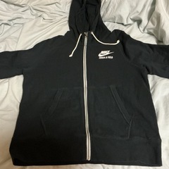 NIKE TRACK & FIELD🍀XL中古品ブラックフルジップパーカー。の画像