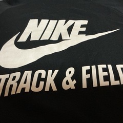 NIKE TRACK & FIELD🍀XL中古品ブラックフルジップパーカー。の画像