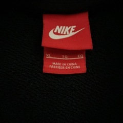 NIKE TRACK & FIELD🍀XL中古品ブラックフルジップパーカー。の画像