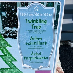 早い者勝ち　ツリーの置き物の画像