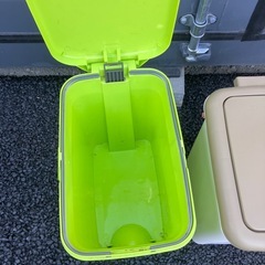 早い者勝ち　無料無人受け渡し　汚れ有りますゴミ箱2個セットの画像