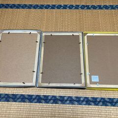 【中古/長期保管品/お引取り限定】■額縁3点セット■金ラック　箱入り■70判×2点＋A3×1点■の画像