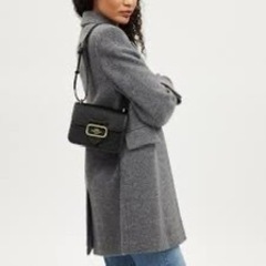 COACHブラック　ショルダーバック　定価82500円　の画像