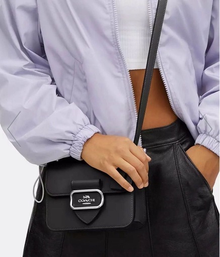 COACHブラック　ショルダーバック　定価82500円　