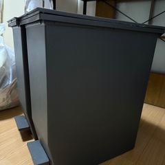 蓋付きゴミ箱　黒　2個の画像
