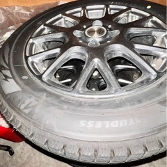 【ほぼ新品】ブリヂストンスタッドレスタイヤ4本の画像