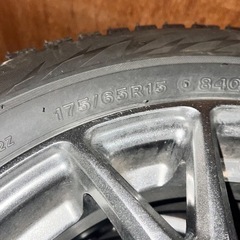 【ほぼ新品】ブリヂストンスタッドレスタイヤ4本の画像