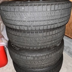 【ほぼ新品】ブリヂストンスタッドレスタイヤ4本の画像